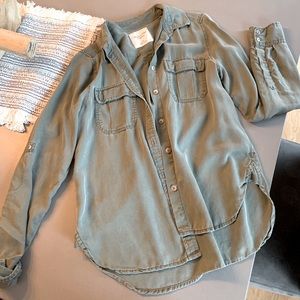 American Eagle Button Down